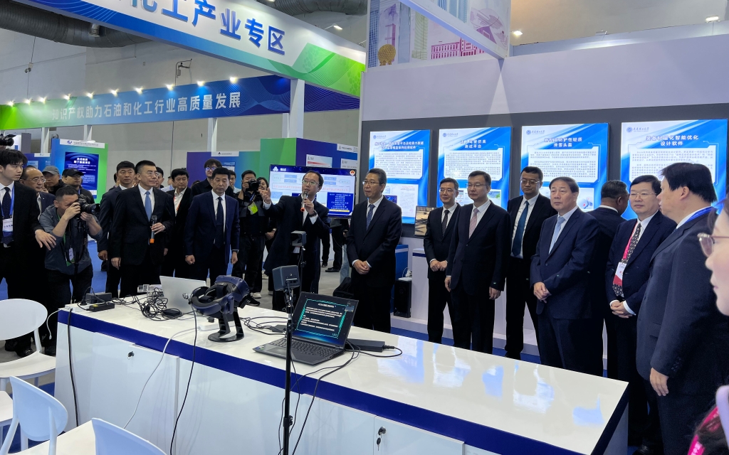 第十三届中国国际专利技术与产品交易会在连举办 党委书记项昌乐出席