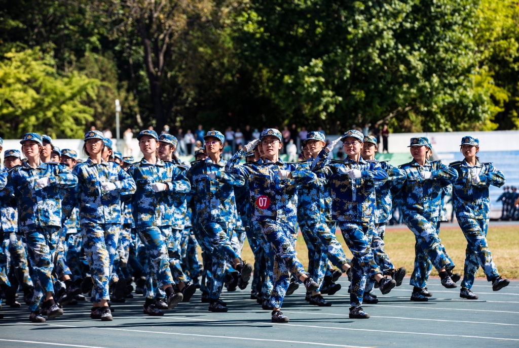 沙场点兵壮豪情  强国有我阔步行