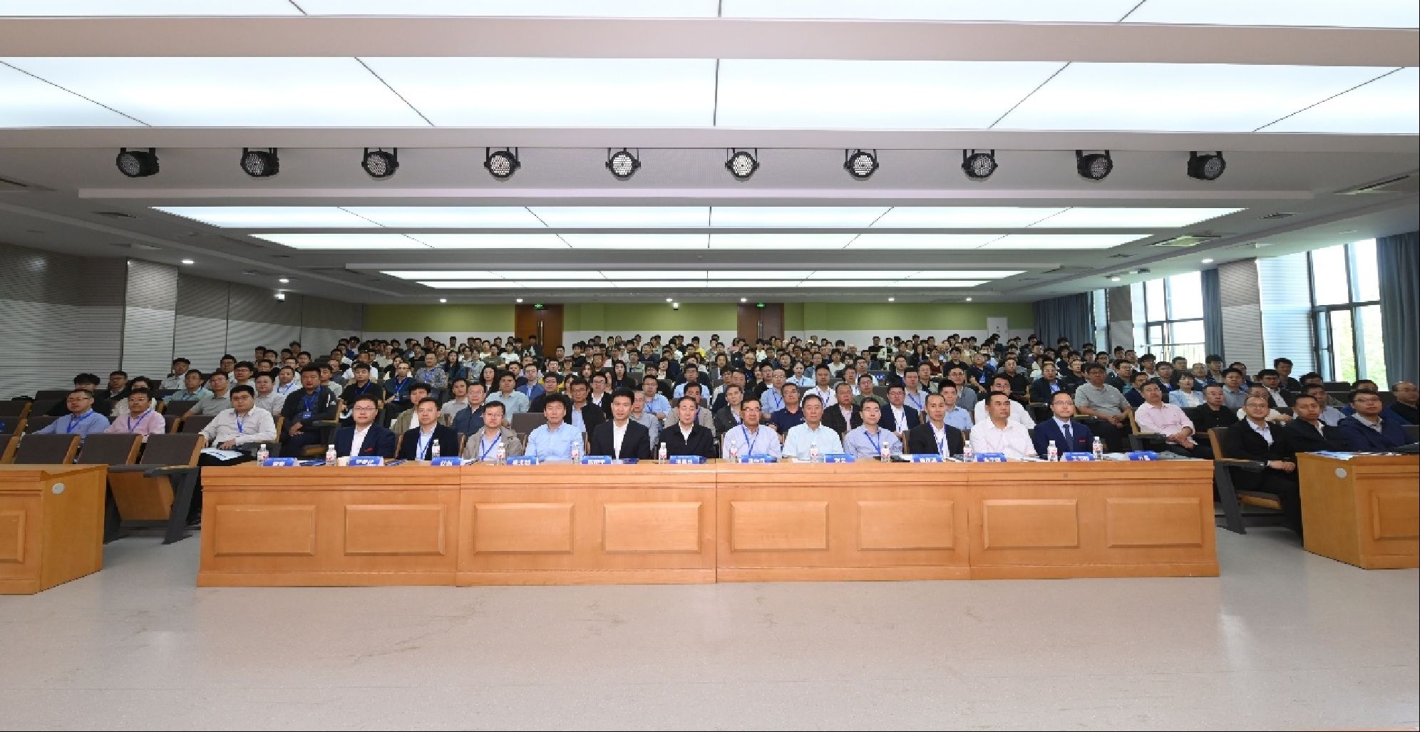 【锻造新优势】2025中国汽车产业凌水论坛举办