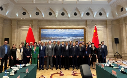 校领导受邀出席系列会议  推动与“一带一路”沿线国家在教育领域的深度合作