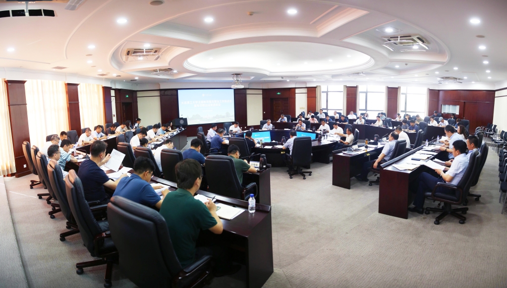 学校召开整改整治工作推进会暨专项整治成果通报会