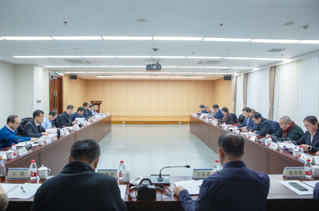 在连全国人大代表到我校开展调研